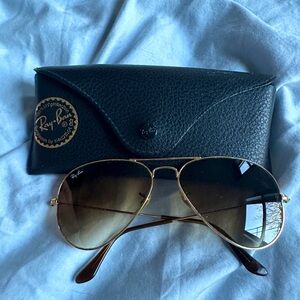 Ray-Ban Aviator Sunglasses with case